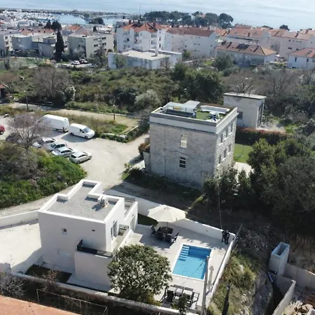 Rosemary Vila Split